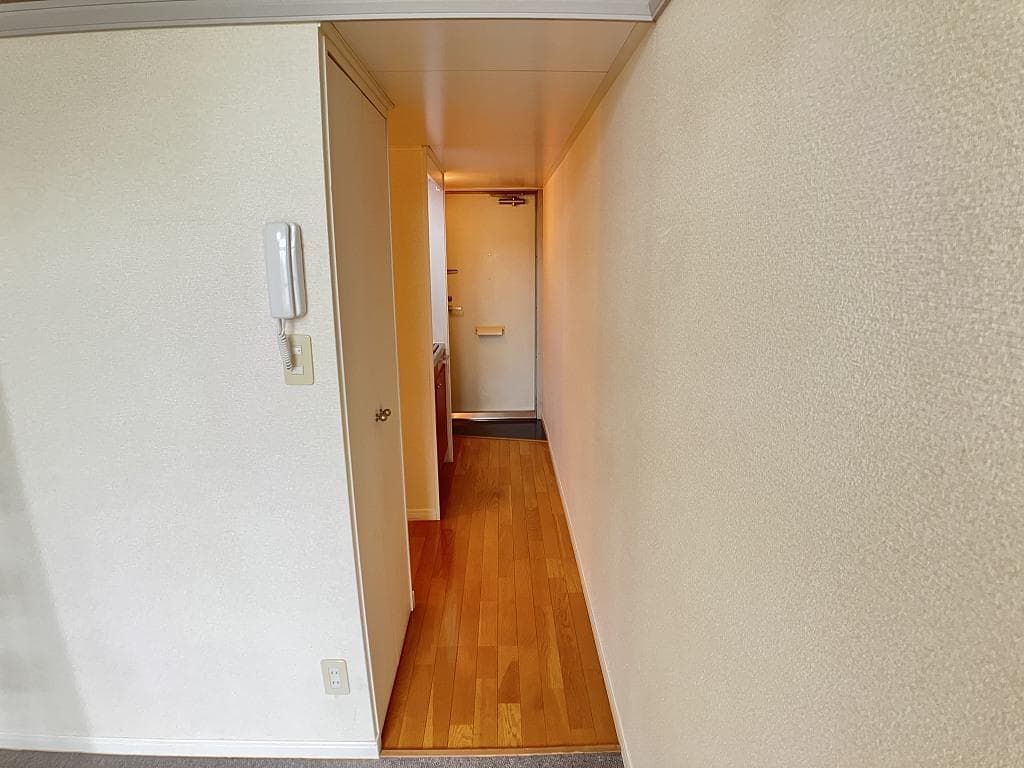 Room image 13