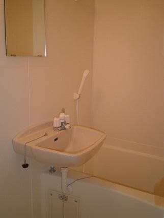 Room image 10