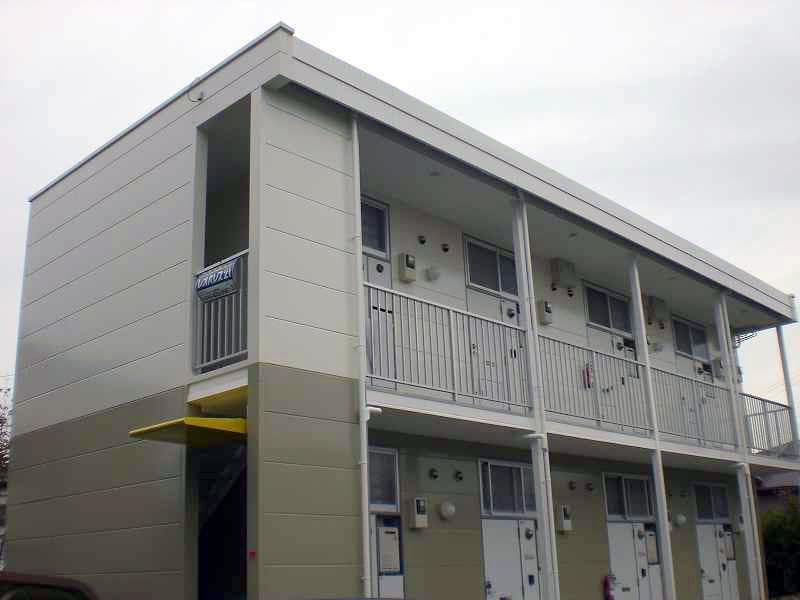 Main exterior of leopalace Sazanami