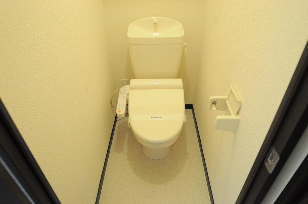 Room image 8