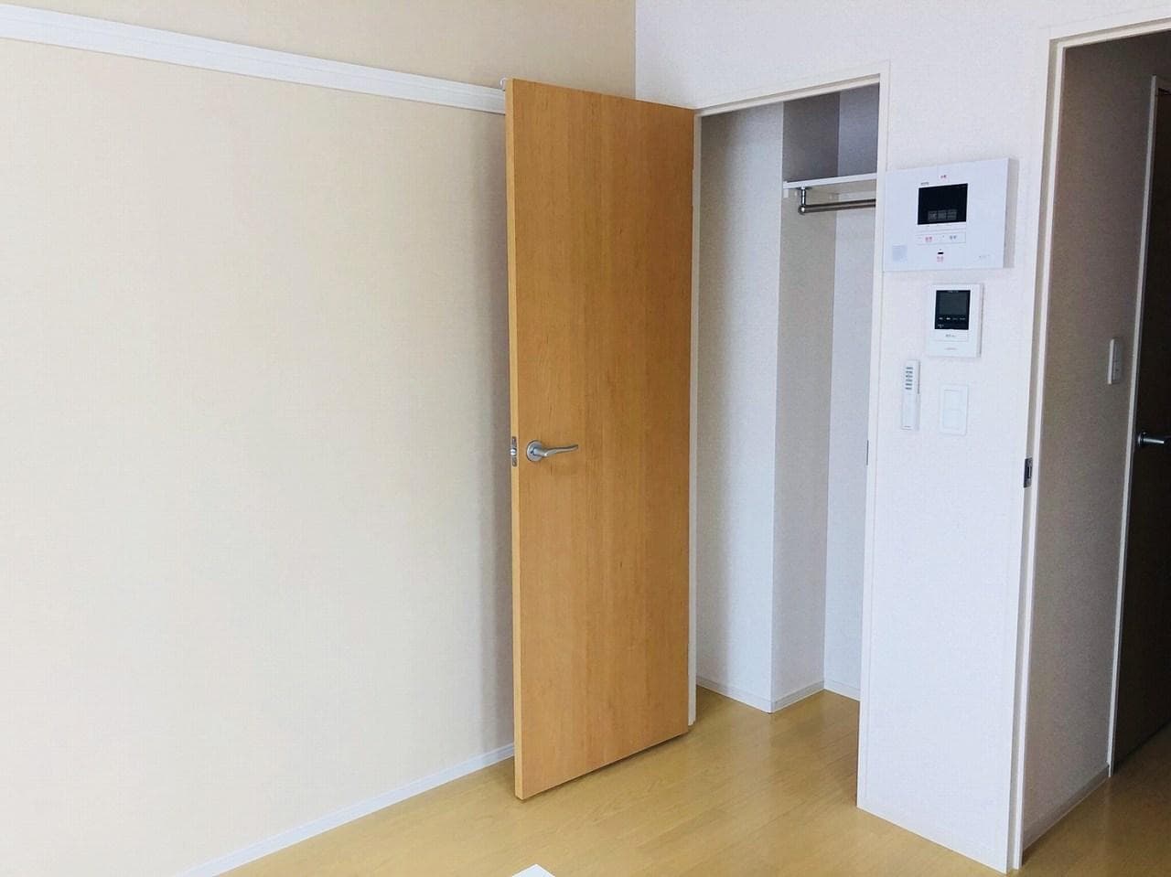 Room image 15