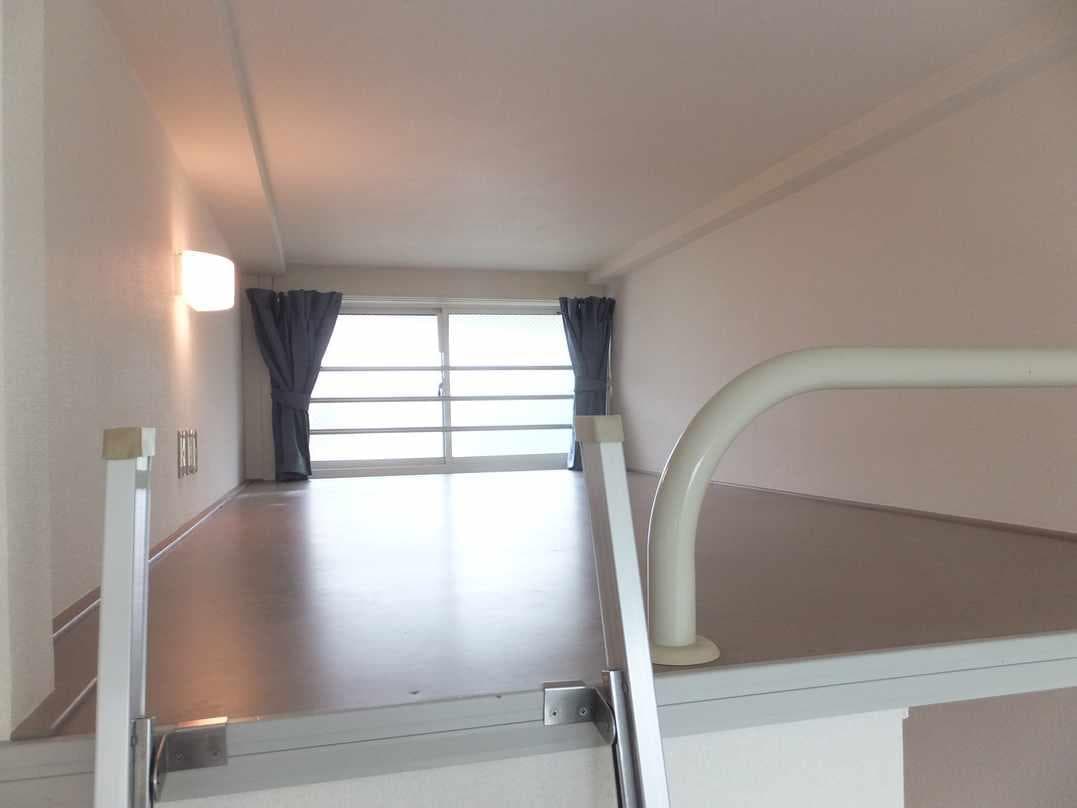 Room image 11