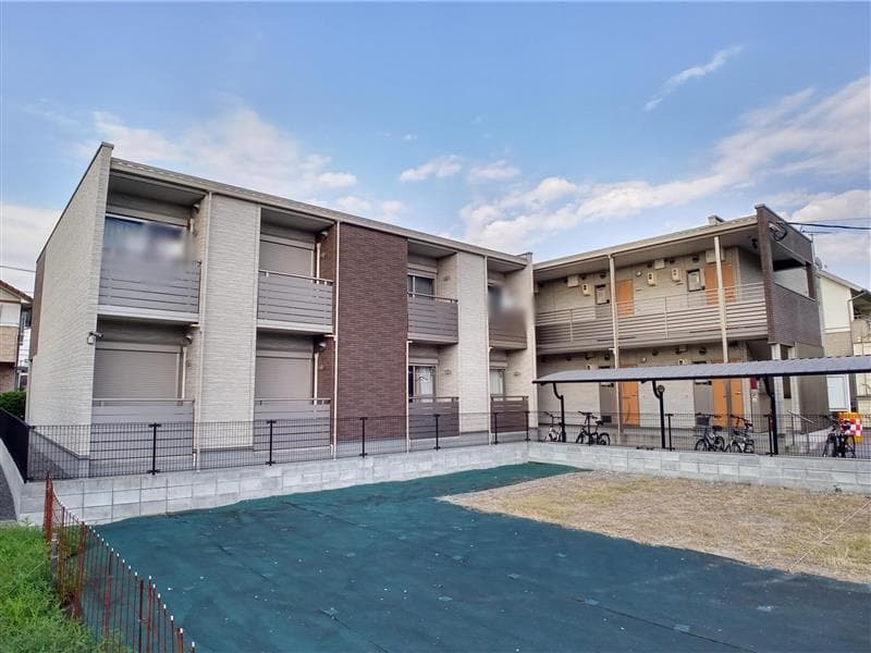Main exterior of CLEINO Shine Manbai