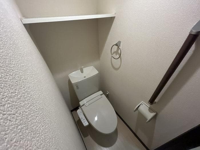 Room image 8