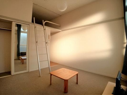 Room image 9