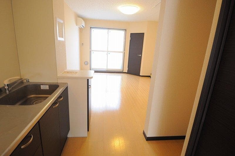 Room image 14