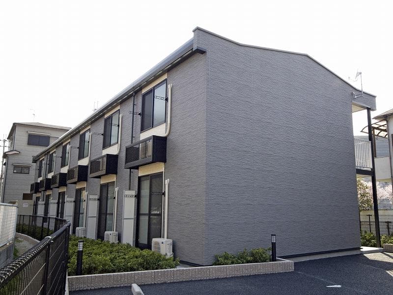 Main exterior of leopalace Sayama Ike