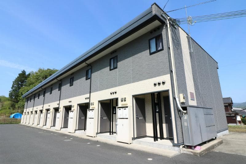 Main exterior of leopalace Soubi