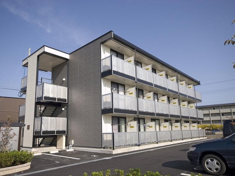 Main exterior of leopalace B Village