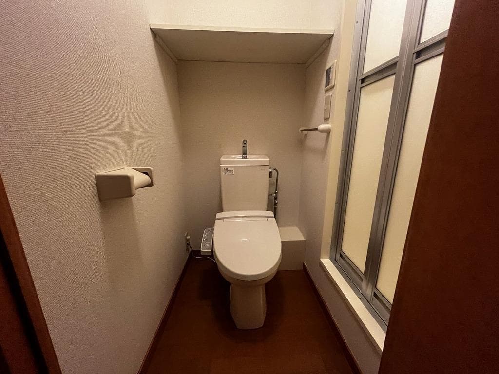 Room image 8