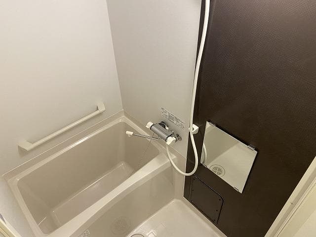 Room image 10