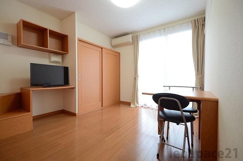 Room image 16