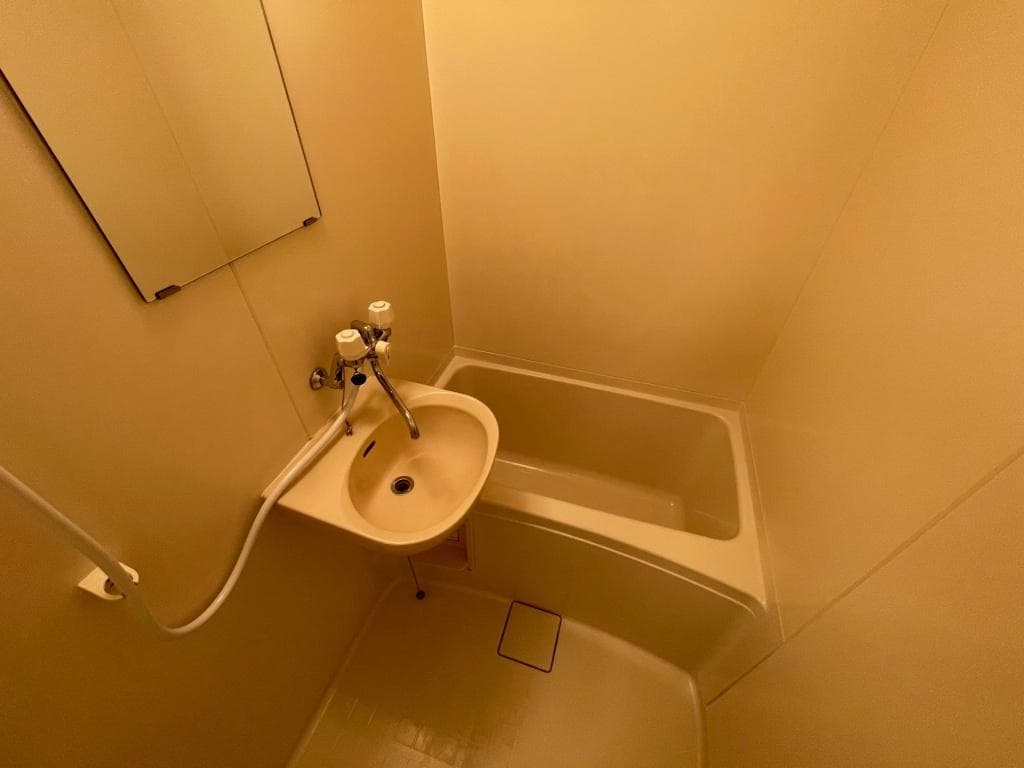 Room image 11