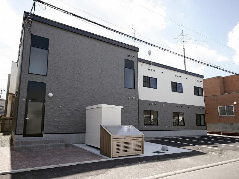 Main exterior of leopalace Sakae