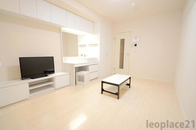 Room image 15