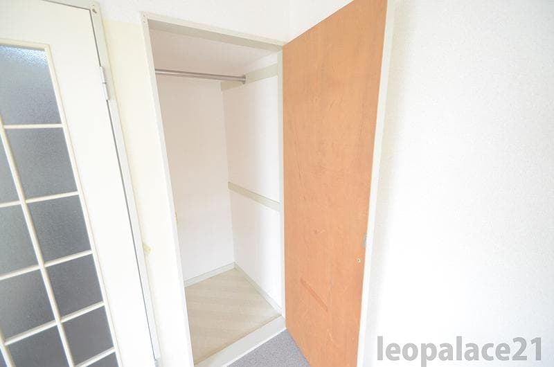 Room image 15