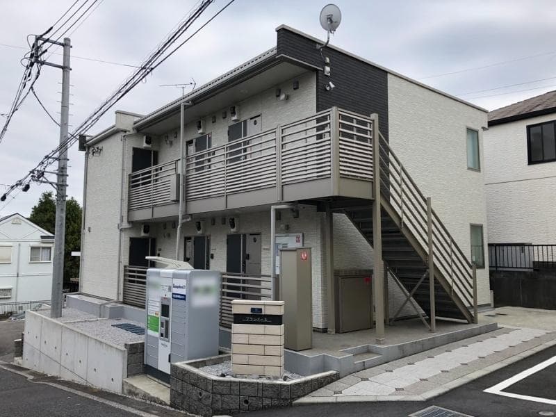 Main exterior of CLEINO Prendre