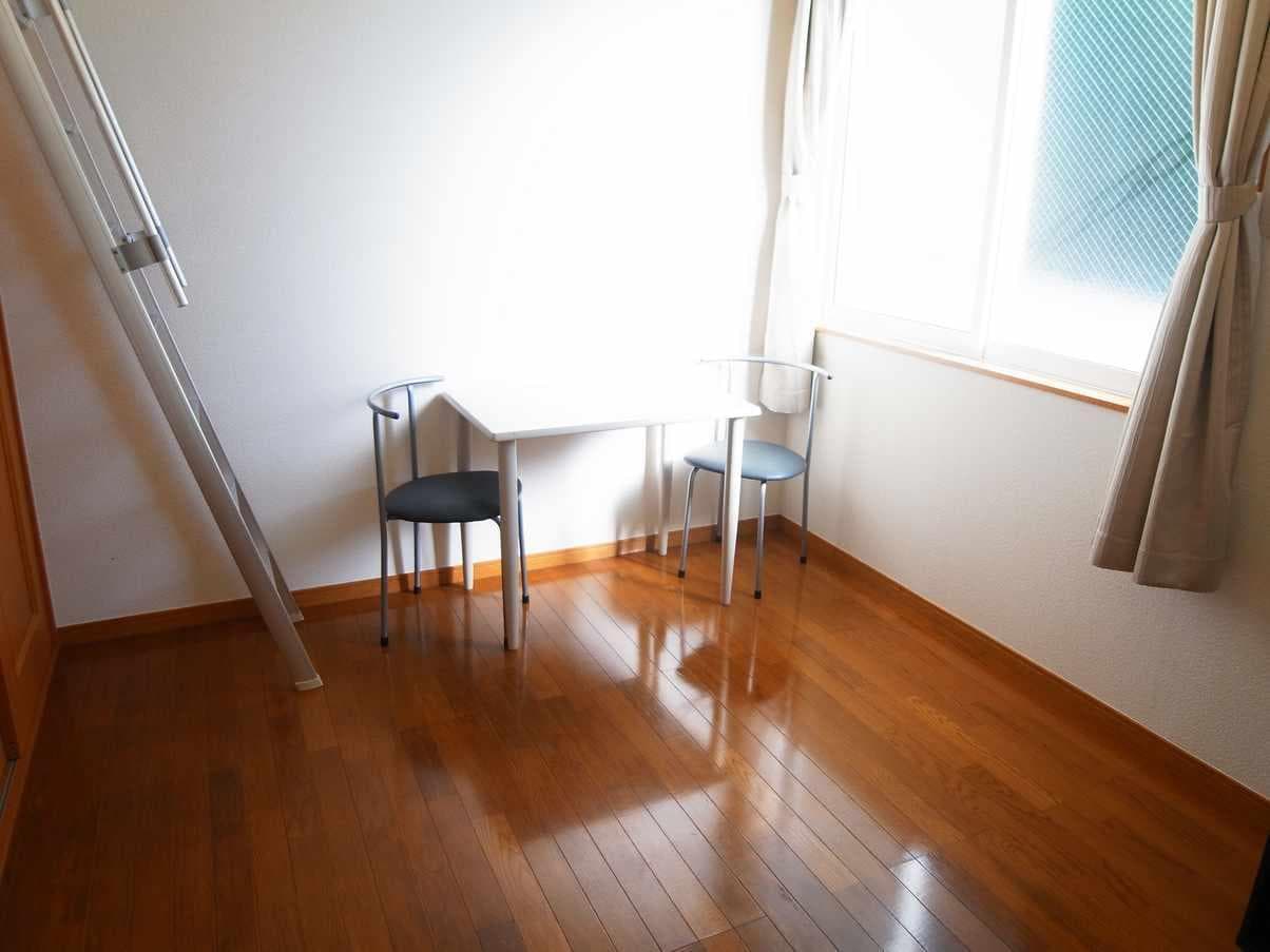 Room image 8