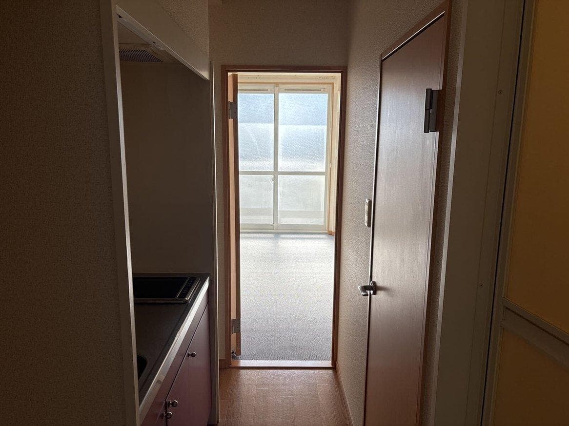 Room image 15