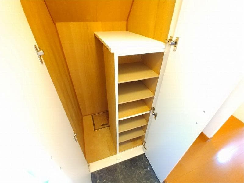 Room image 12