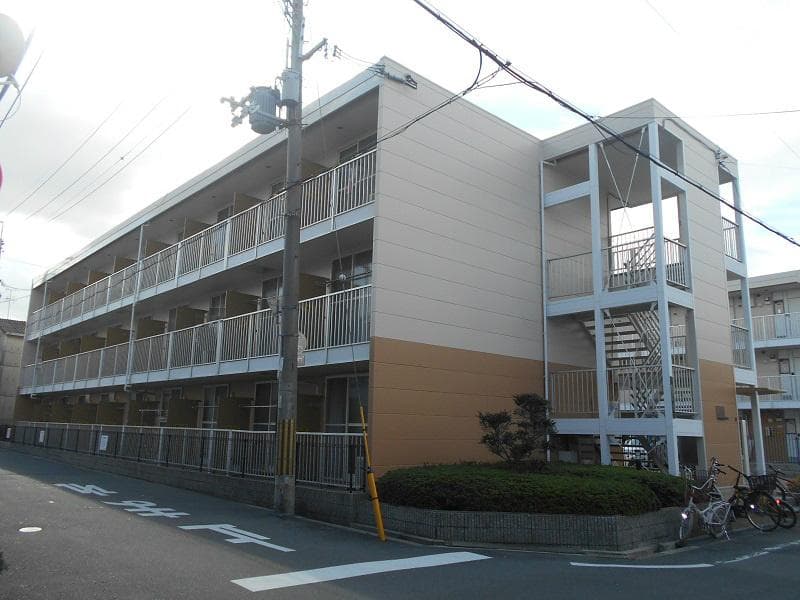 Main exterior of leopalace Luminous East