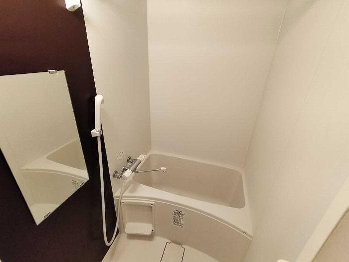 Room image 8