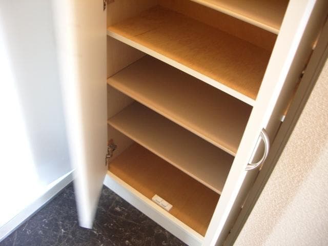 Room image 8