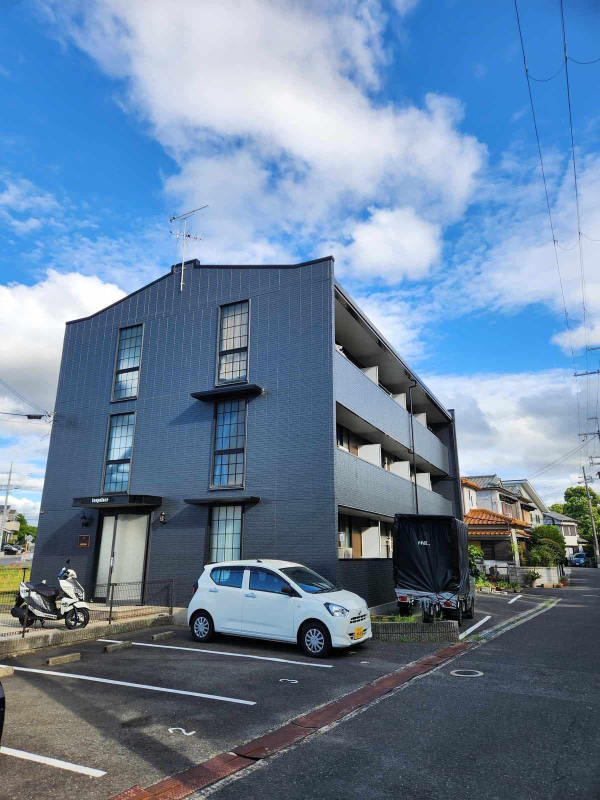 Main exterior of leopalace Hirakata Doyama