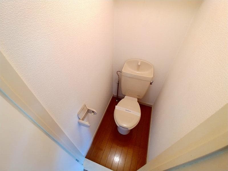 Room image 8