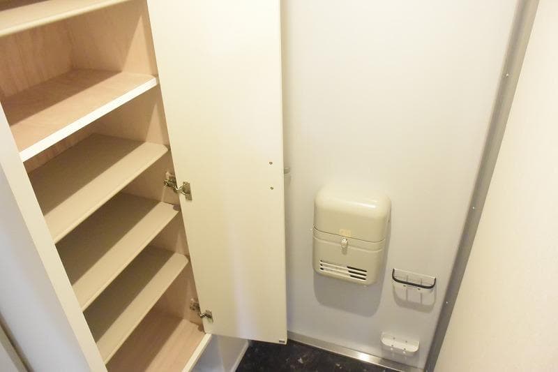 Room image 12
