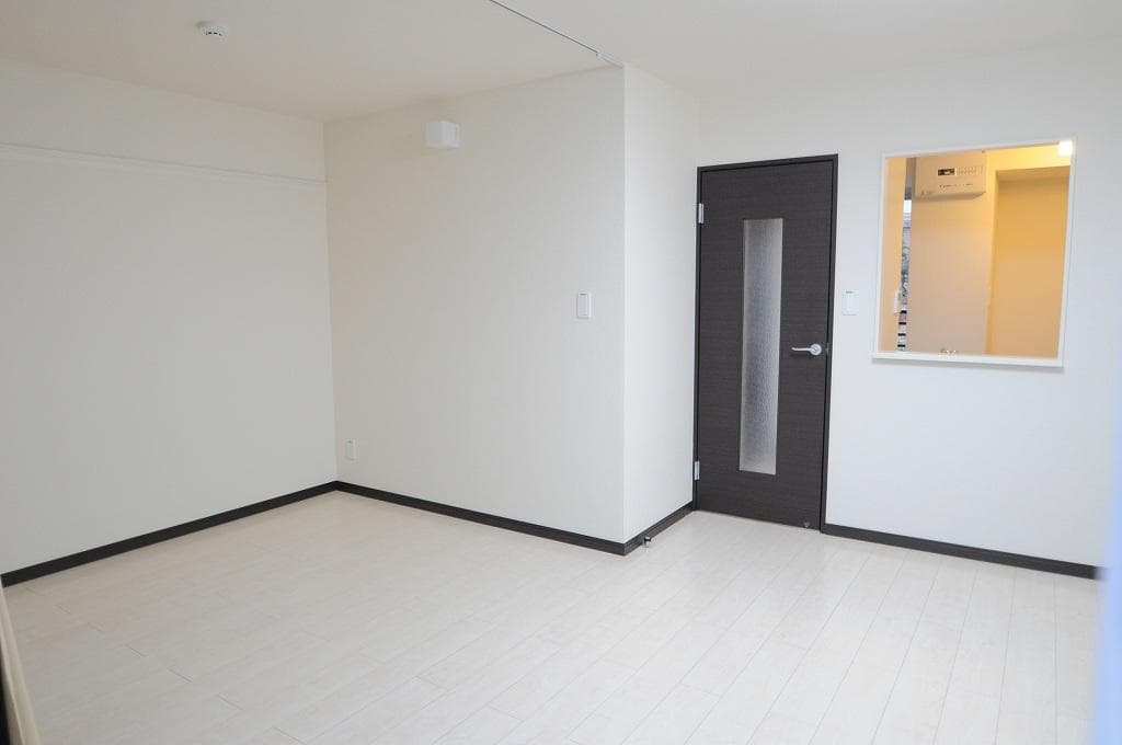 Room image 15