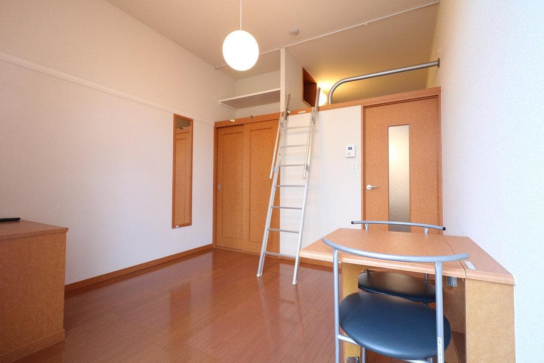 Room image 11