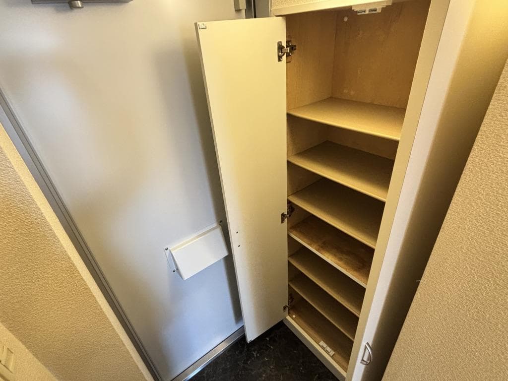 Room image 11