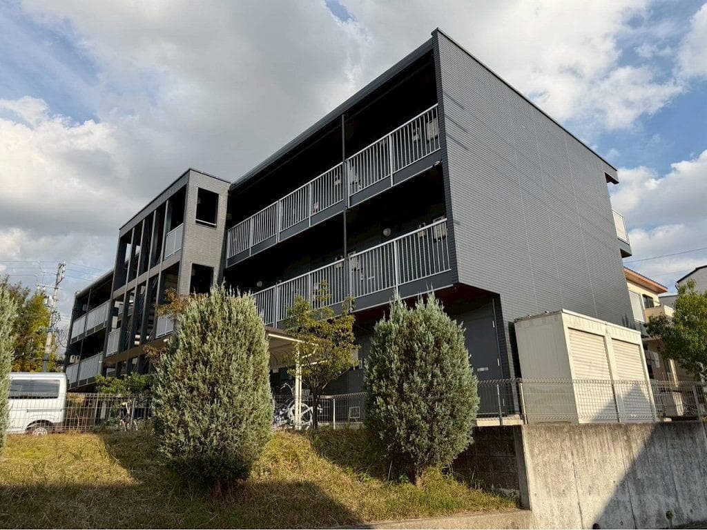 Main exterior of leopalace Green Hills