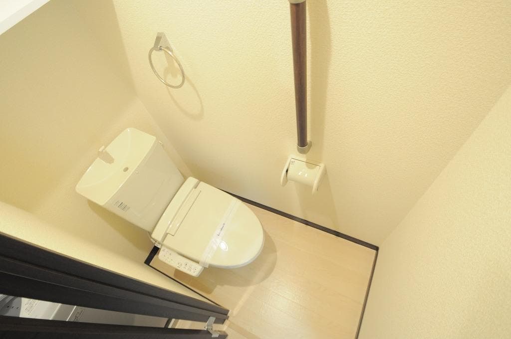 Room image 15