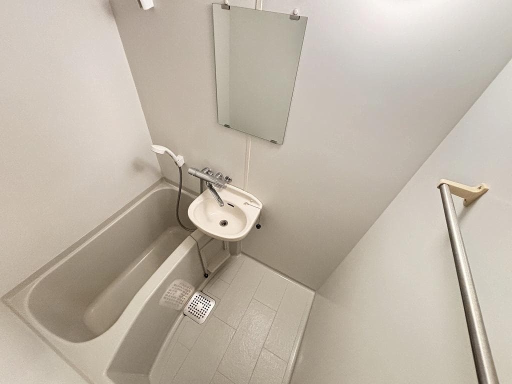 Room image 12