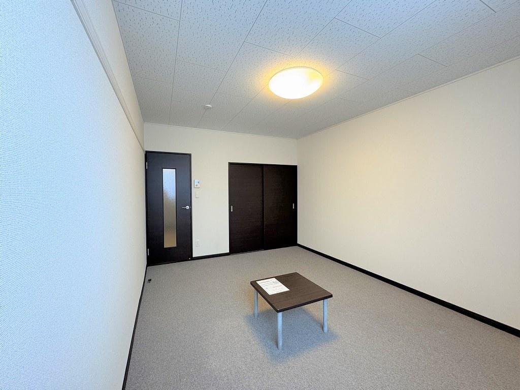 Preview interior of LEONEXT Celibatere Ningawa II