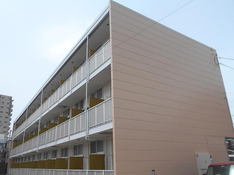 Main exterior of leopalace Hope 21