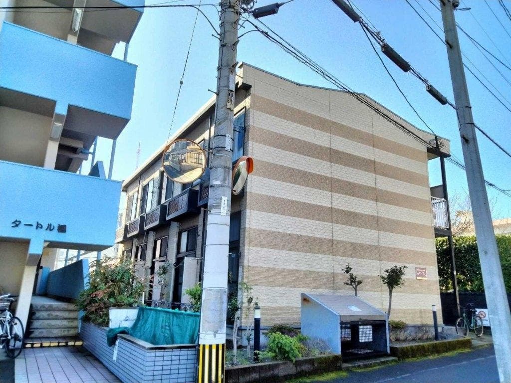 Main exterior of leopalace Daigaku Dori