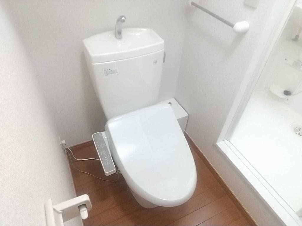 Room image 8