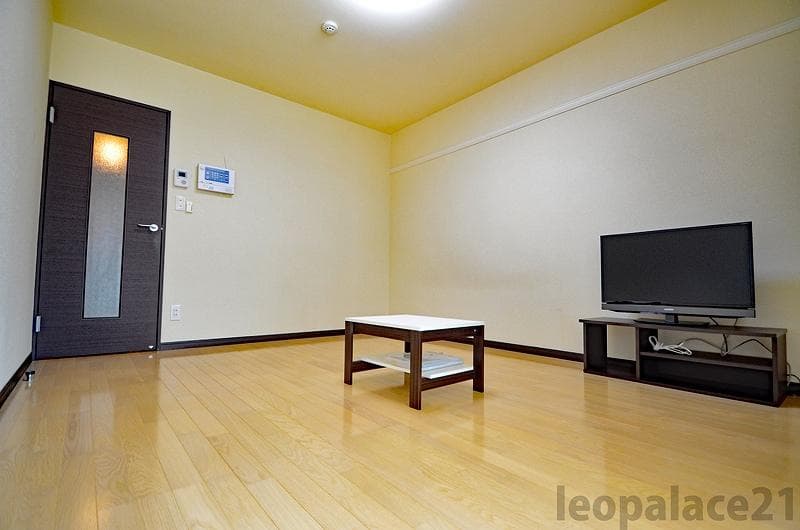 Room image 15