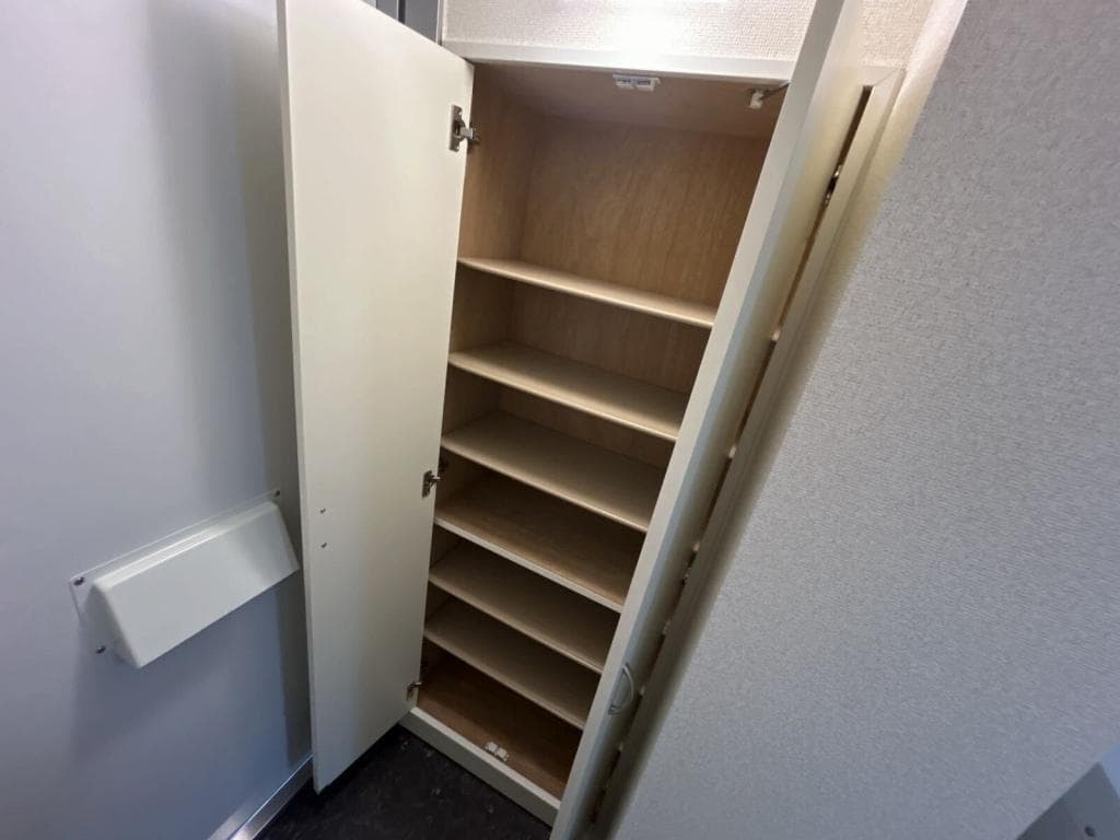 Room image 13