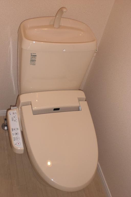 Room image 10