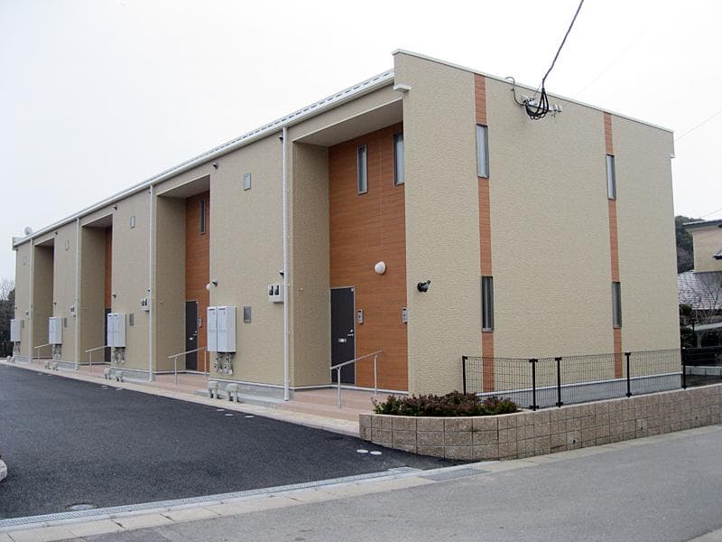 Main exterior of LEONEXT Tida
