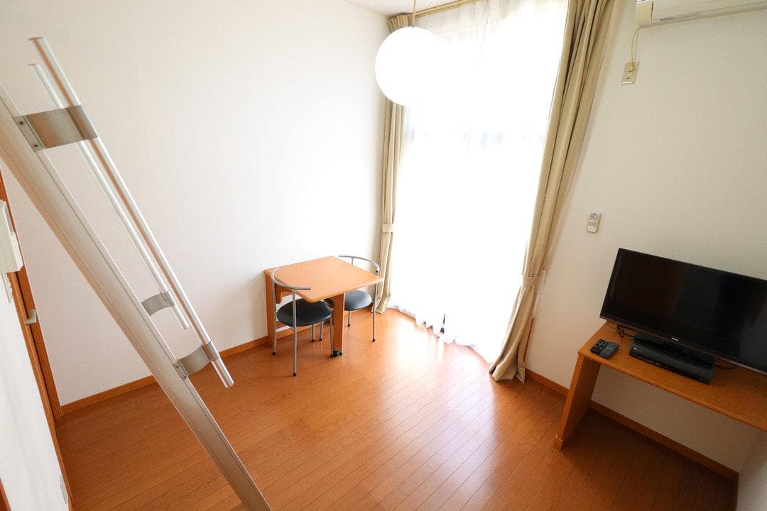 Room image 11