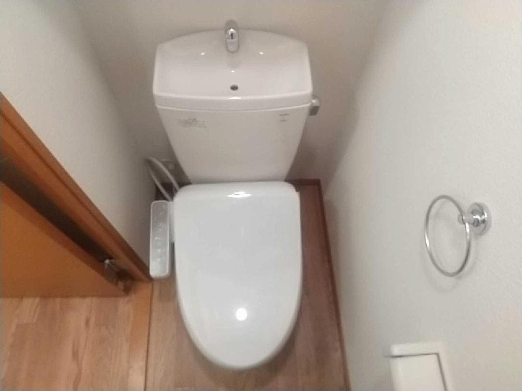 Room image 8