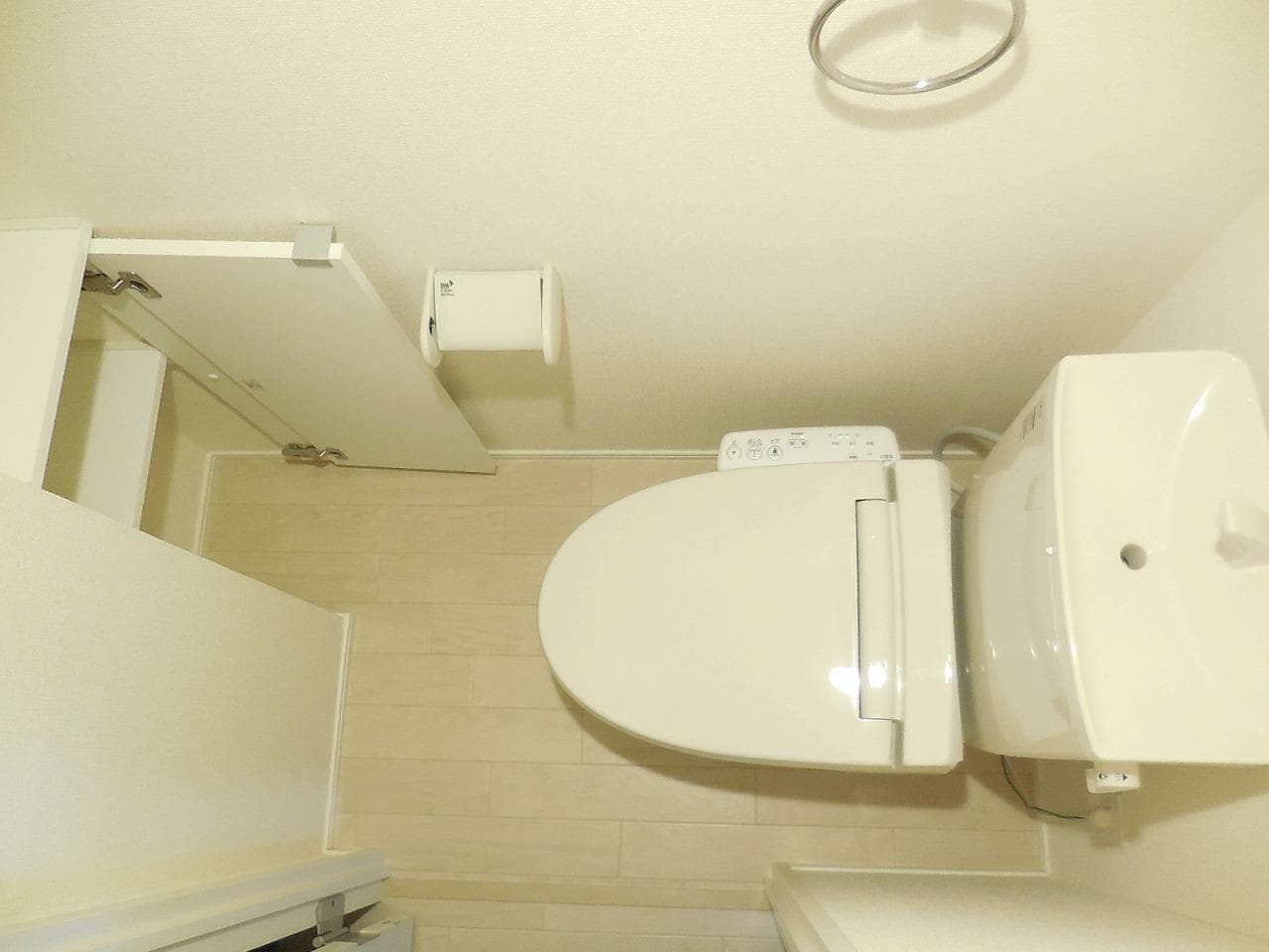 Room image 12
