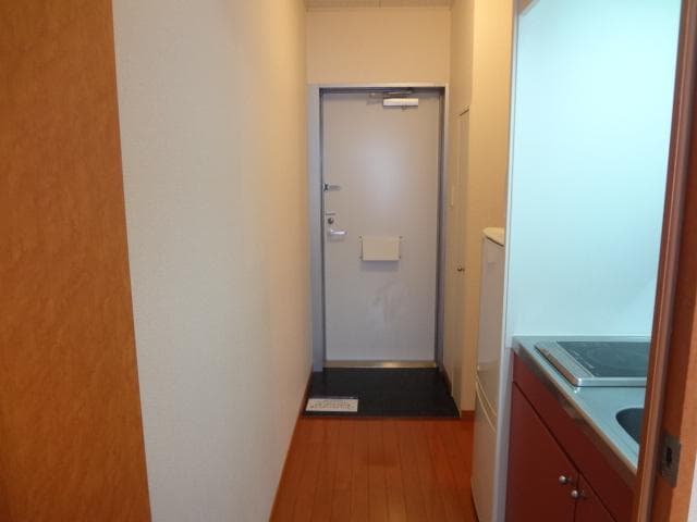 Room image 8