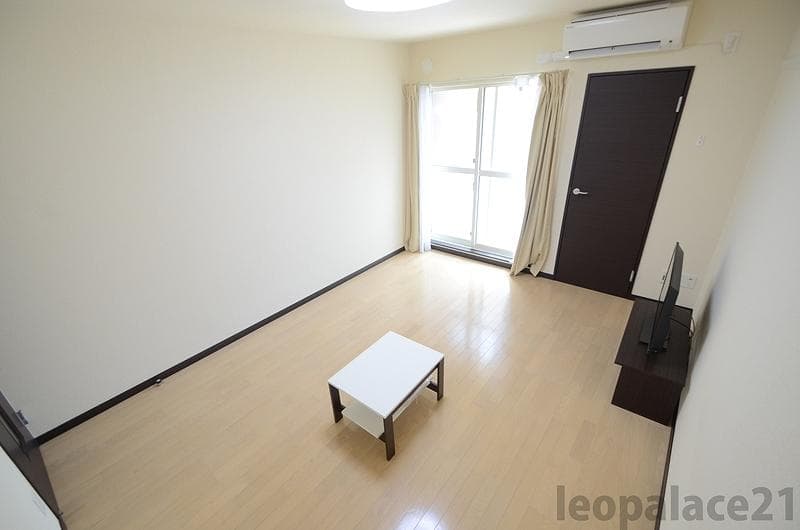 Room image 16