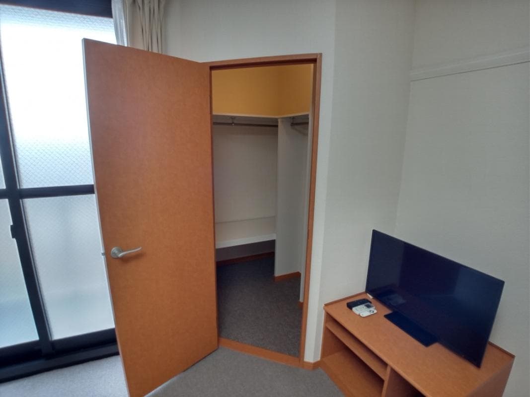 Room image 15